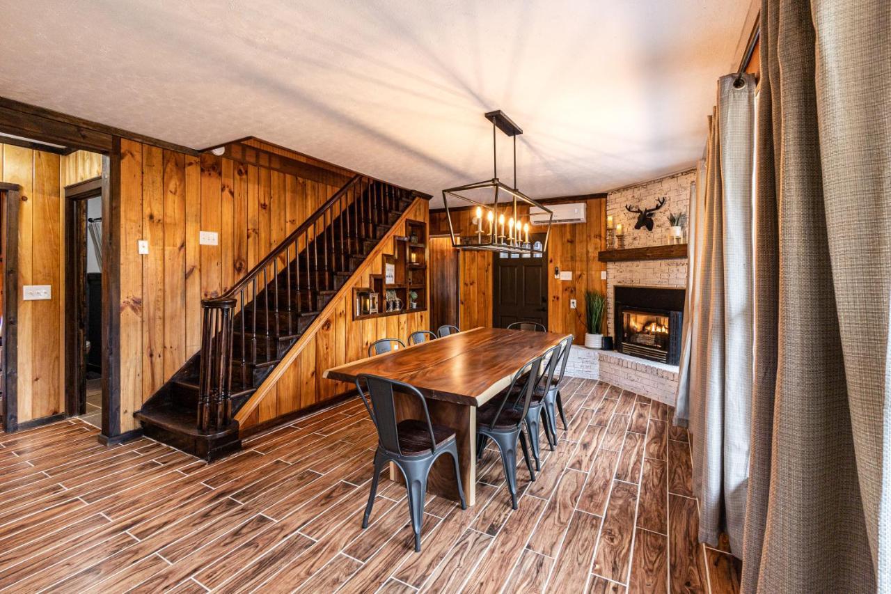 Fun Cabin With Hot Tub, Pool Table & Fire Pit - Big Blue 布赖森城 外观 照片
