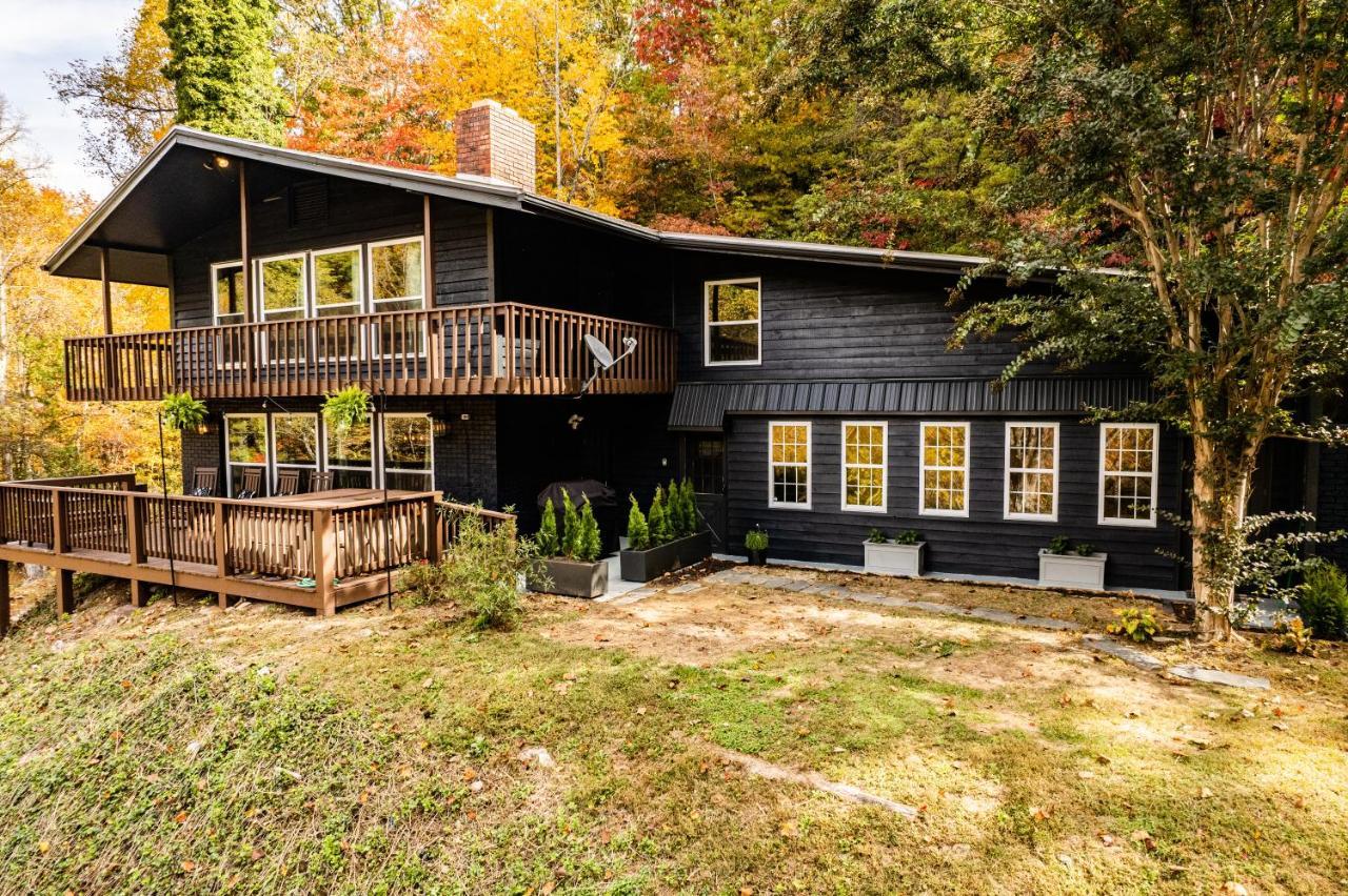 Fun Cabin With Hot Tub, Pool Table & Fire Pit - Big Blue 布赖森城 外观 照片